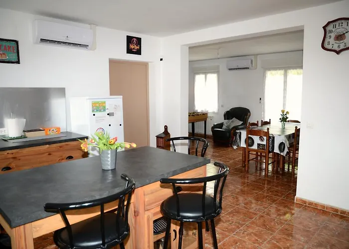 Gite De 85M2 Situe A Sommery De 1 A 6 Pers